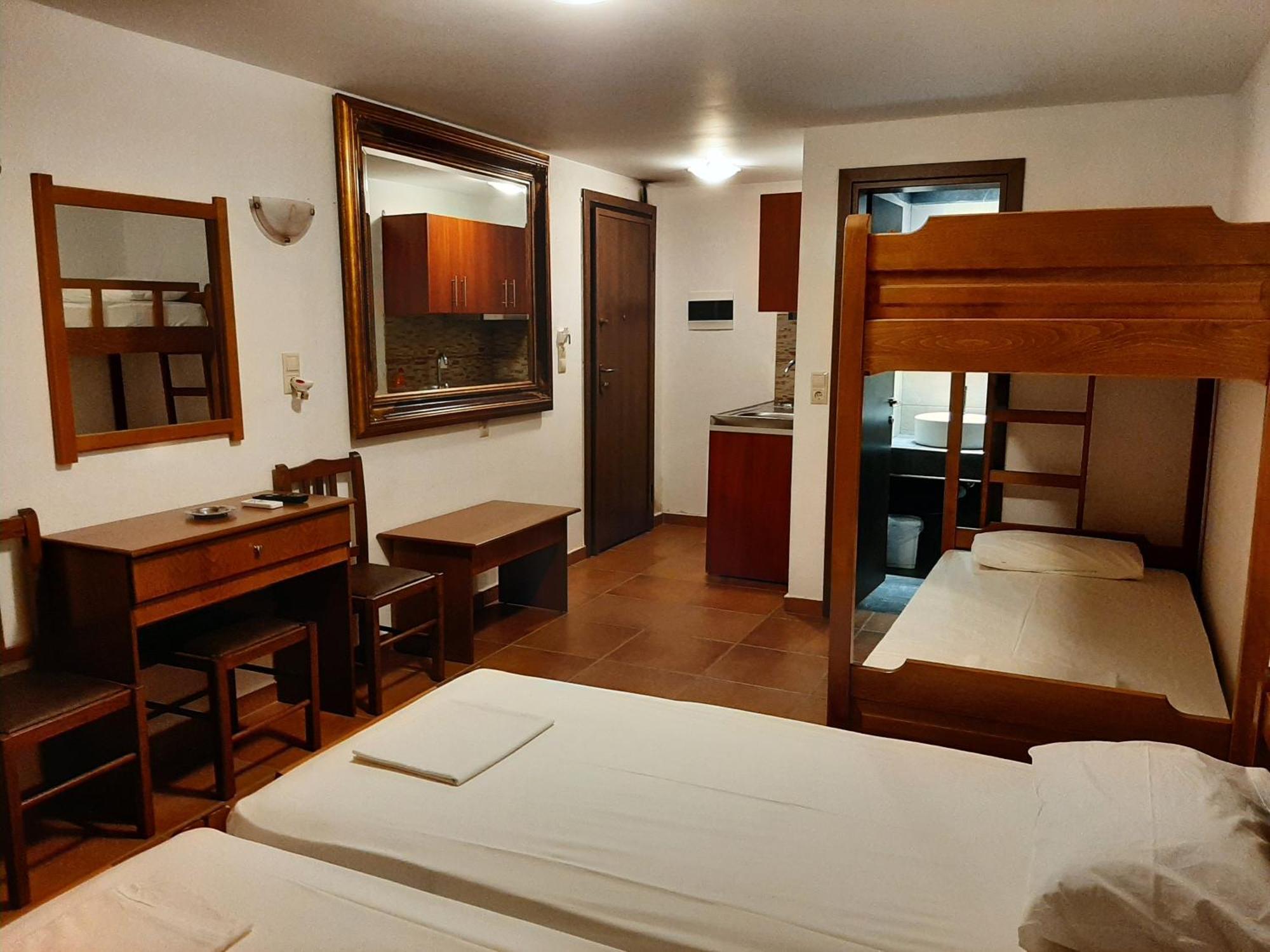 Hotel Kosmas Sárti Quarto foto
