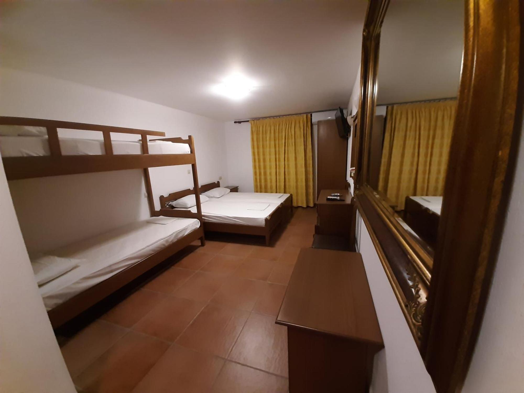 Hotel Kosmas Sárti Quarto foto