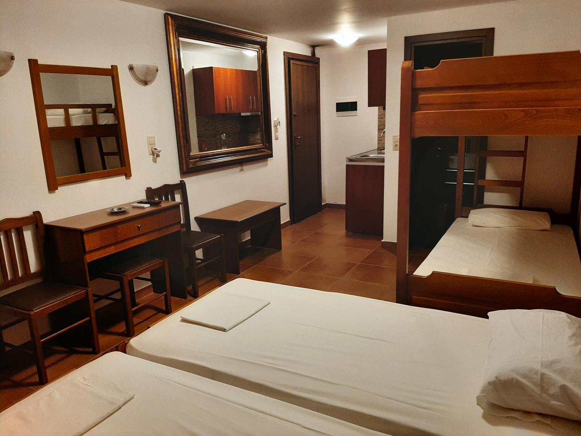Hotel Kosmas Sárti Quarto foto