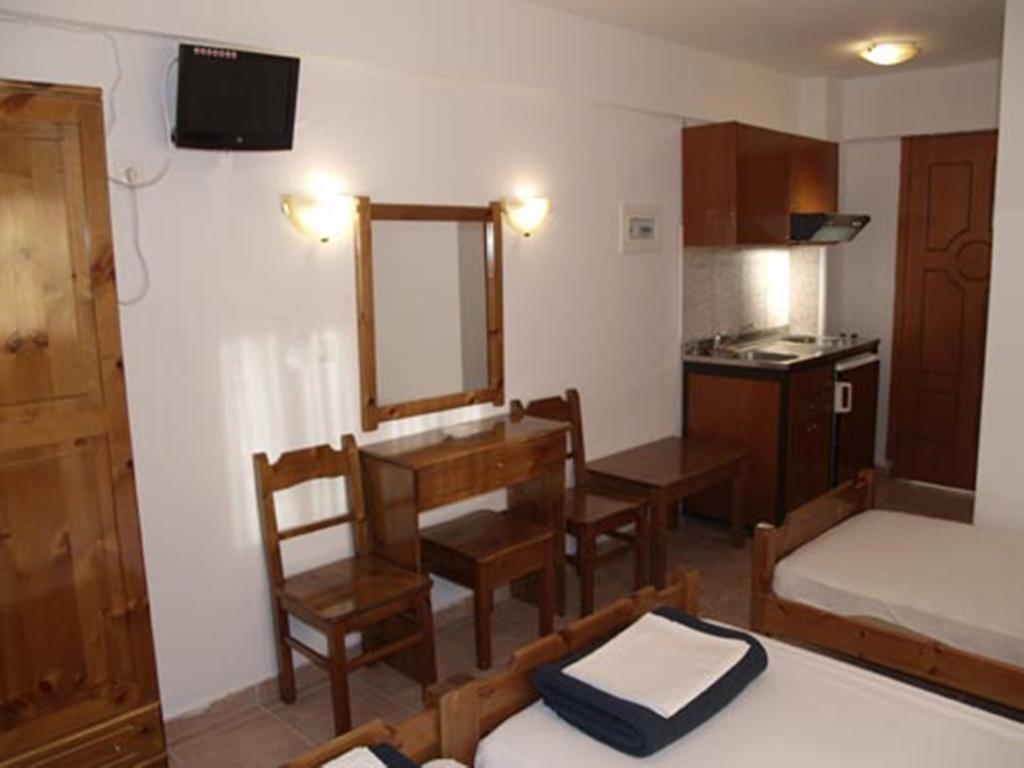 Hotel Kosmas Sárti Quarto foto